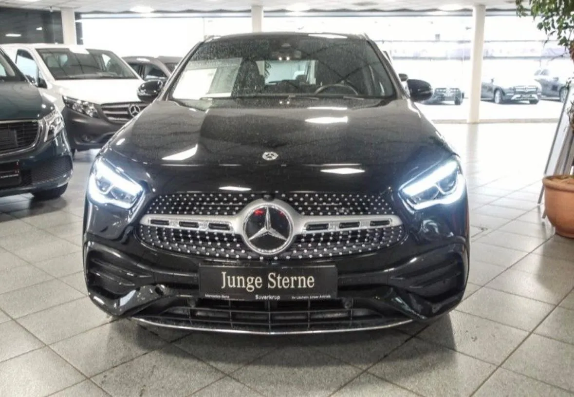 MERCEDES BENZ Classe GLA GLA 200 d Automatic Premium Image 2