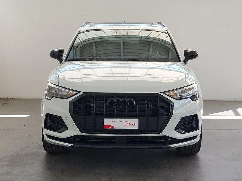 AUDI Q3 35 TFSI S tronic Business Advanced Image 2