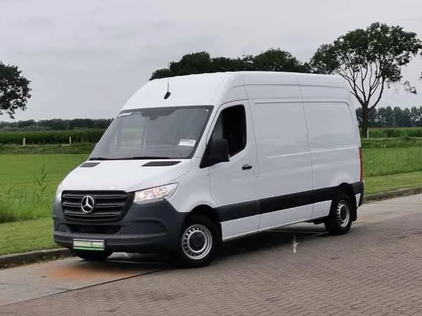 Mercedes-Benz Sprinter 314 L2H2 AUT MBUX Image 2